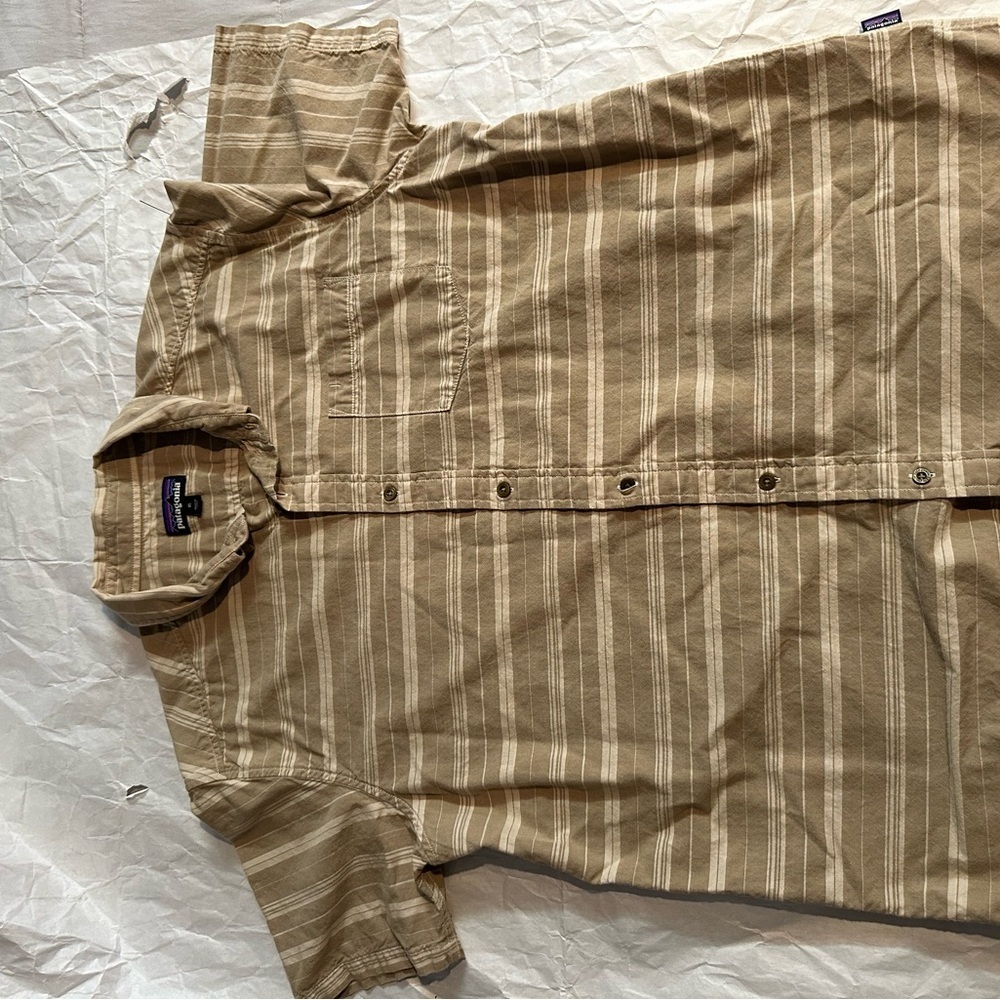 Patagonia Men's Casual Brown Striped Shirt - Picture 2 of 8